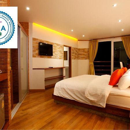 Casa Jip Guesthouse Patong Екстериор снимка