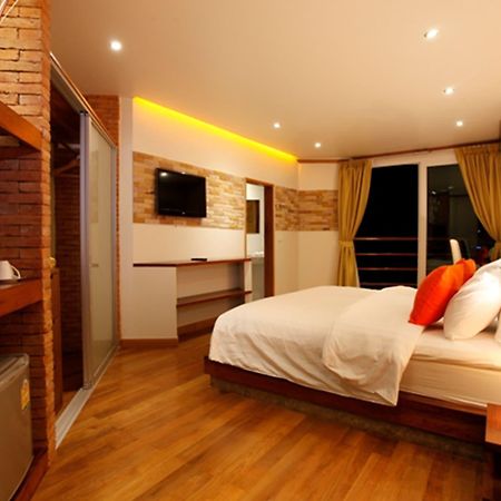 Casa Jip Guesthouse Patong Екстериор снимка