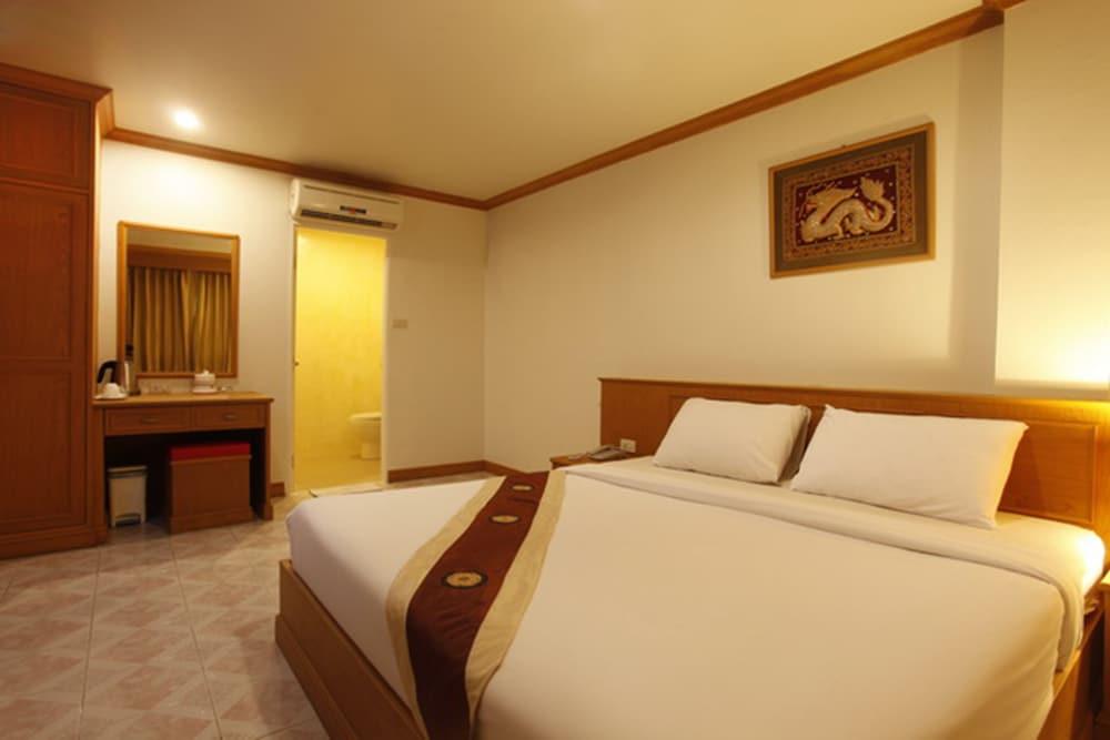 Casa Jip Guesthouse Patong Екстериор снимка