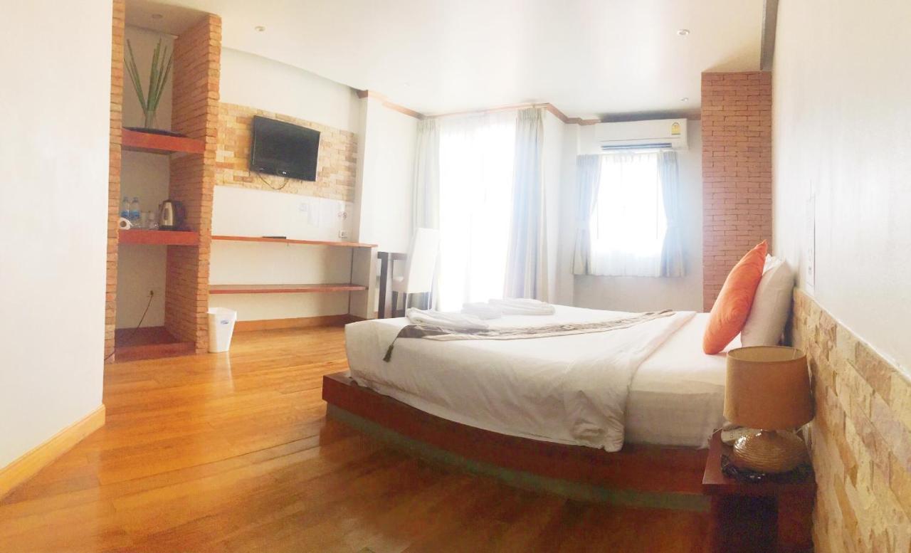 Casa Jip Guesthouse Patong Екстериор снимка