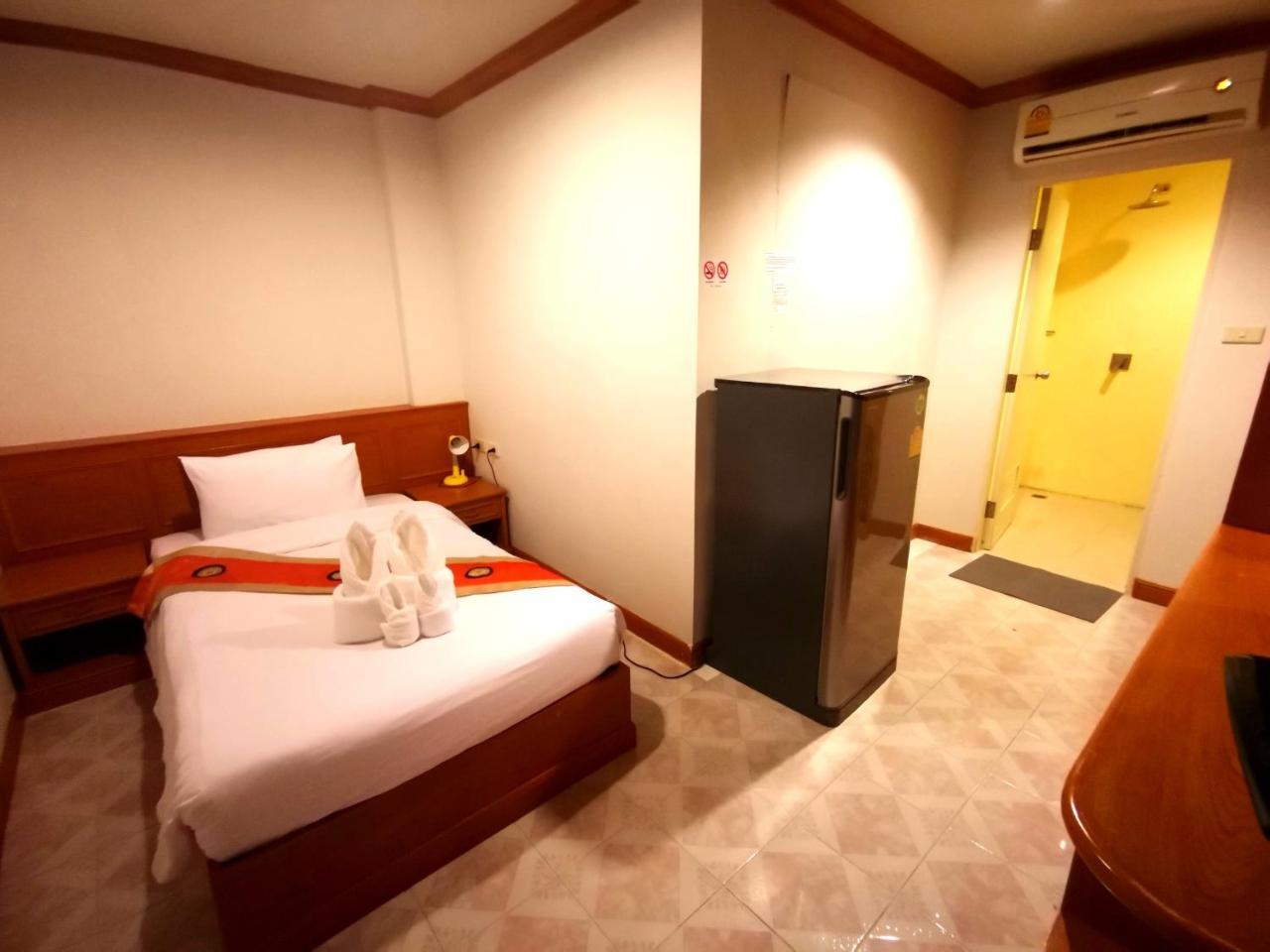 Casa Jip Guesthouse Patong Екстериор снимка